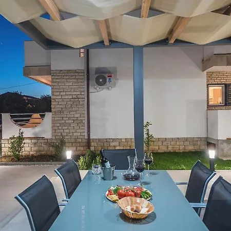 Marivel * Privlaka (Zadar)