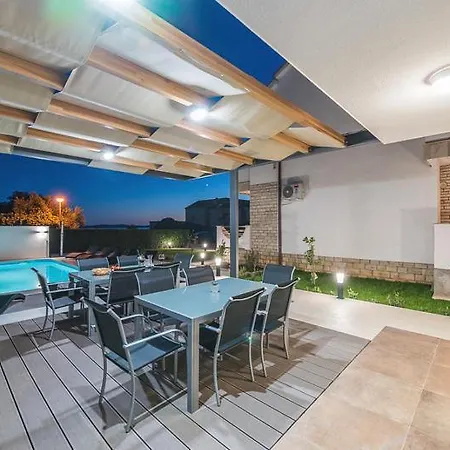 Marivel * Privlaka (Zadar)