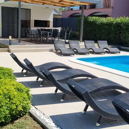 Marivel Apartment *
