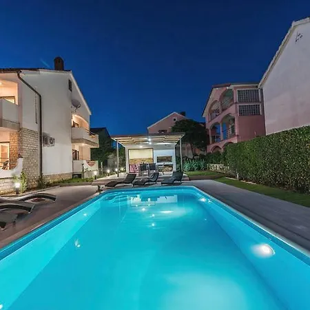 Marivel Apartment *