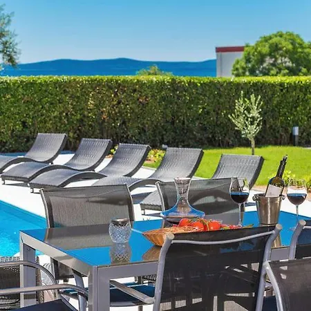 Marivel Apartment *