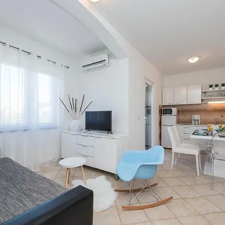 Marivel * Privlaka (Zadar)