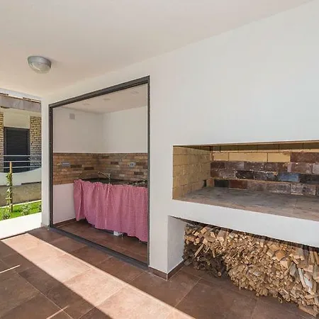 Marivel Apartment